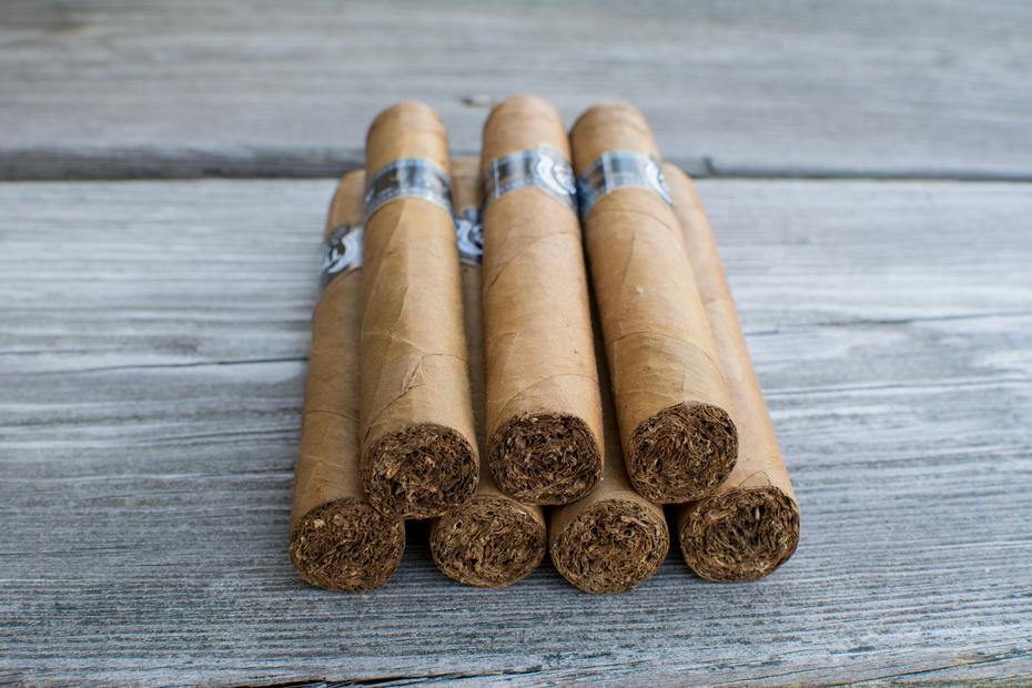 Rolled cigars for cigar bar